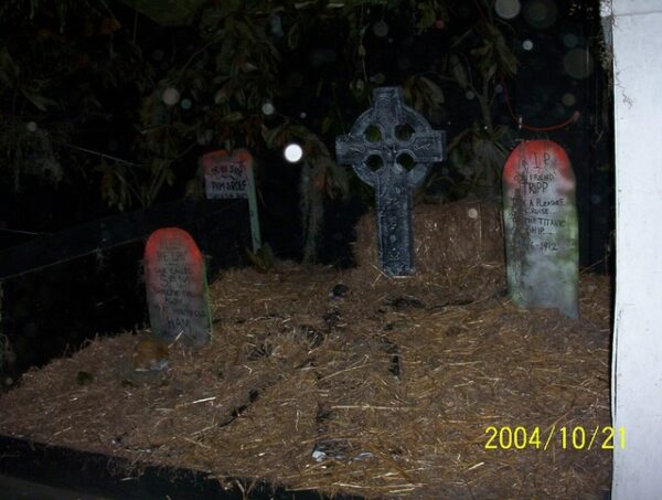 FRIGHTNIGHTS HAUNTED HOUSE