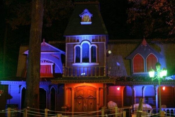 Kevin McCurdy's Haunted Mansion